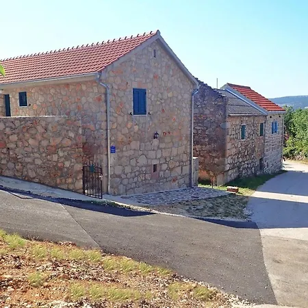 Ferienhaus In Jusupi Near Mala Paklenica Park *